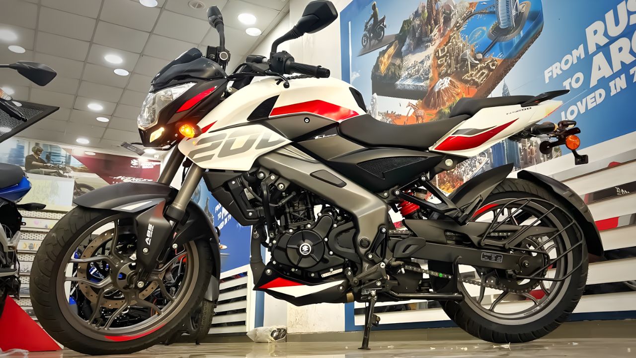Bajaj-Pulsar-NS200